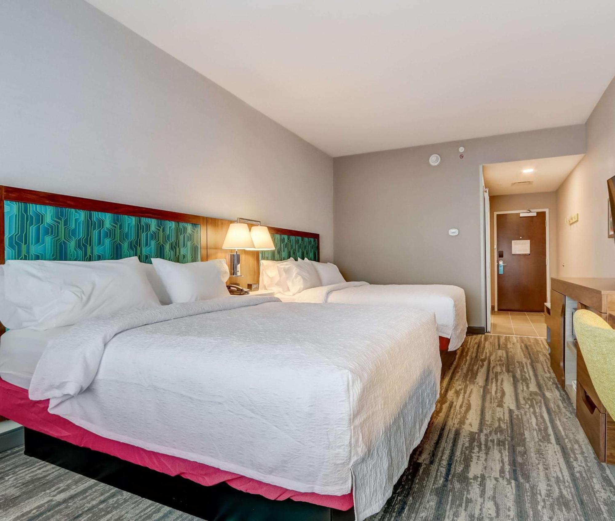 Hampton Inn & Suites Cincinnati Midtown Rookwood ภายนอก รูปภาพ